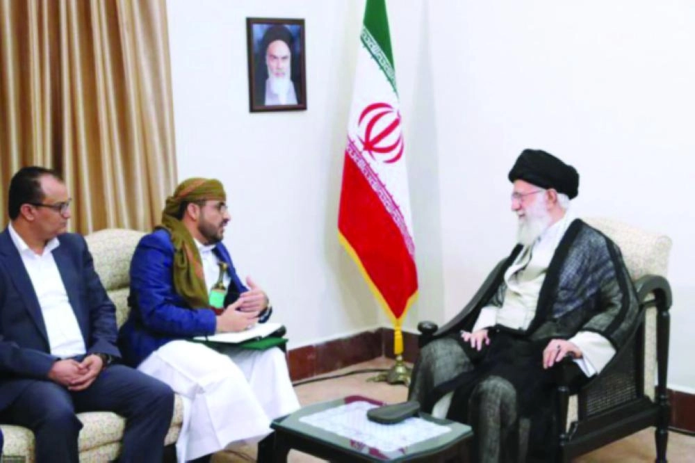 






خامنئي لدى استقبال الوفد اليمني                                   (مكة)