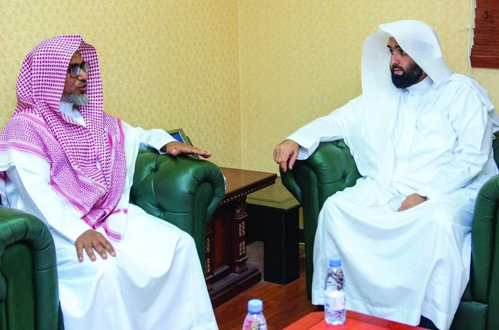 خالد اليوسف خلال الزيارة                                                                        (واس) 