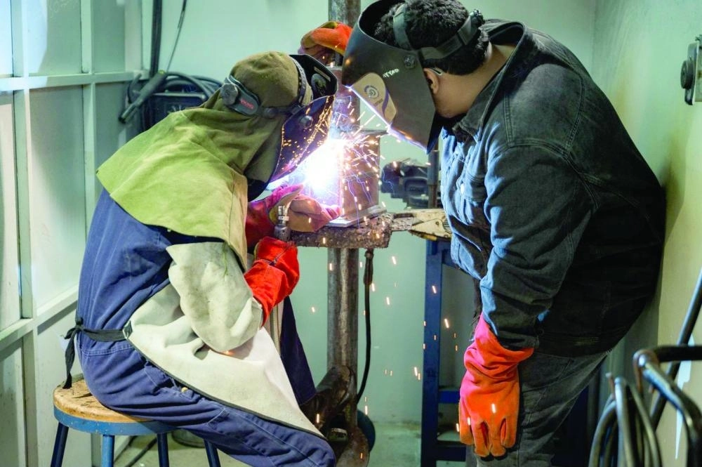 



تدريب على مهارات اللحام