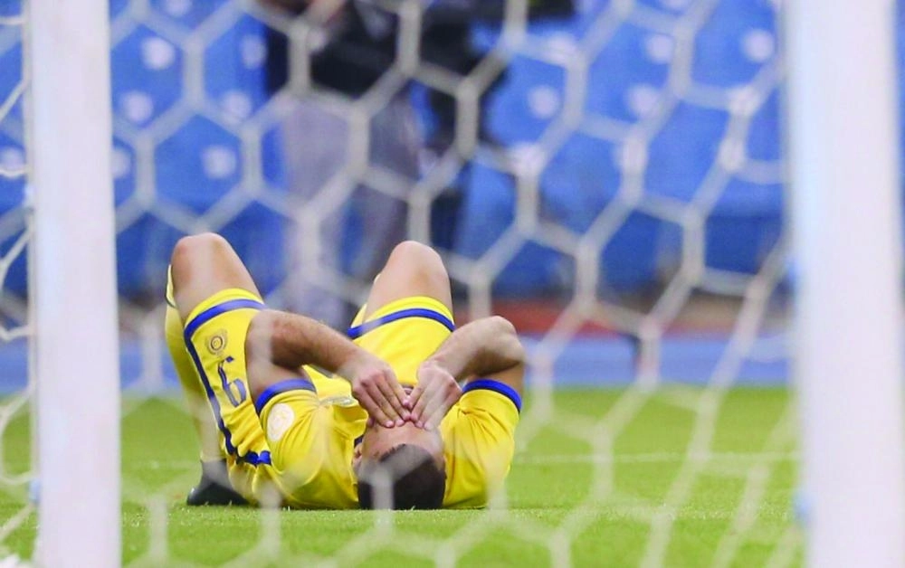 






عبدالرزاق حمدالله عقب شعوره بالإصابة                      (إعلامي النصر)