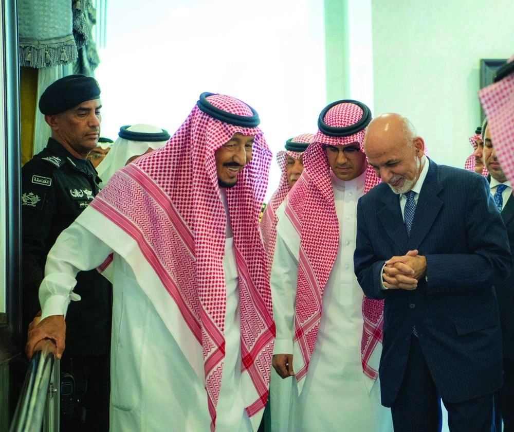 الملك سلمان لدى استقباله محمد أشرف غني (واس)