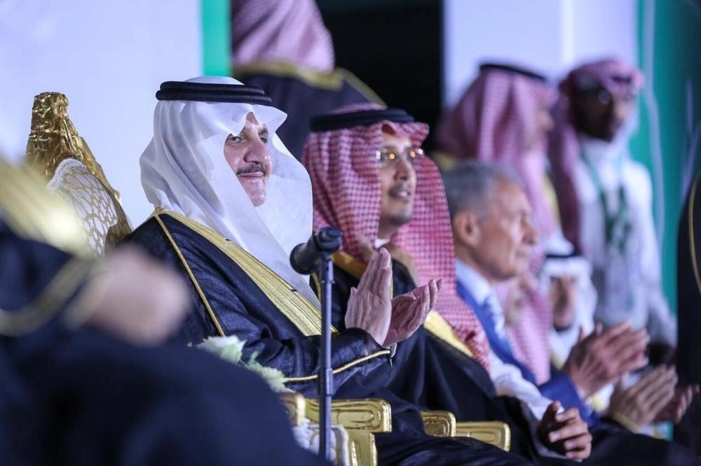 






سعود بن نايف وأحمد بن فهد خلال افتتاح البطولة