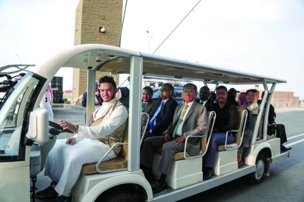 



من زيارة الوفد الدبلوماسي لسوق عكاظ                                                                                                (مكة)