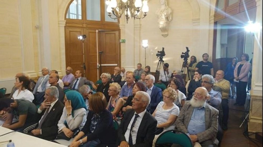 بعض المشاركين في المؤتمر (مكة)