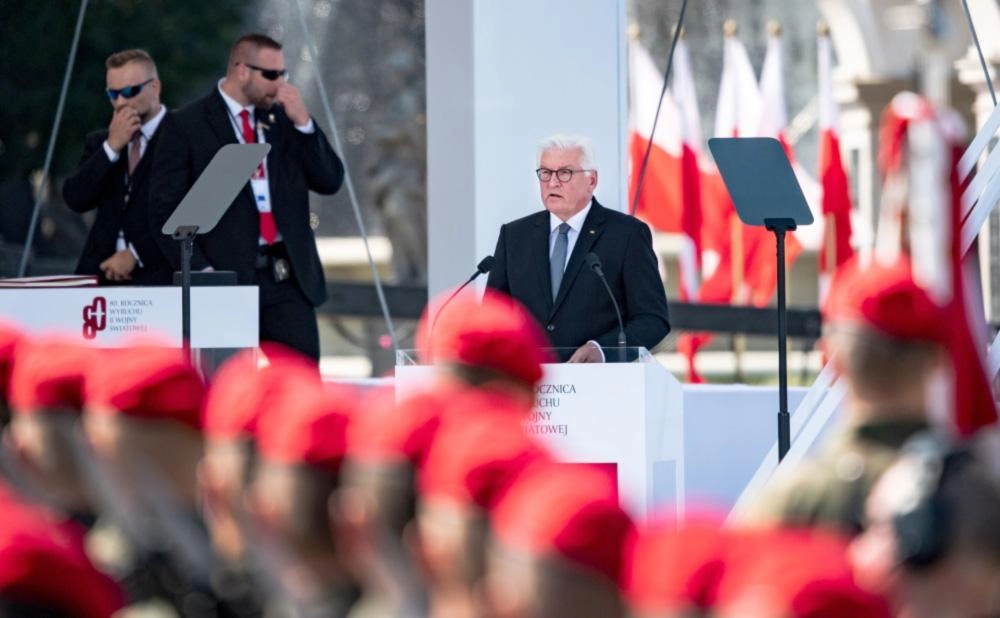 






الرئيس الألماني يتحدث خلال ذكرى الحرب العالمية الثانية               (د ب أ)