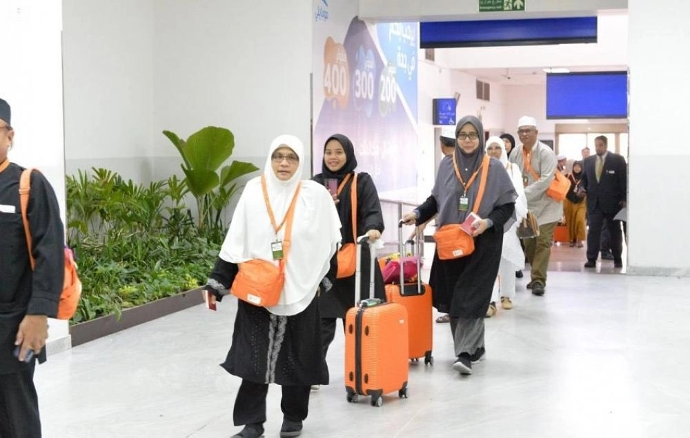 أول دفعة من المعتمرين لعام 1441هـ