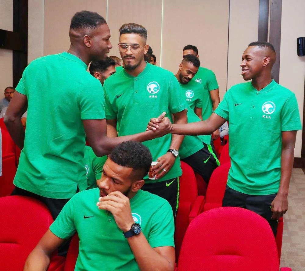 






توافد لاعبي الأخضر إلى معسكر الدمام أمس                                                                                                    (مكة)