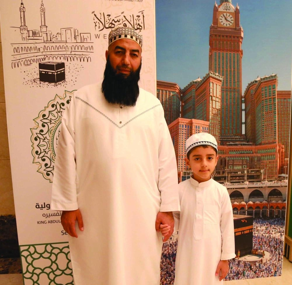 






الطفل محمد مع والده                                   (مكة)