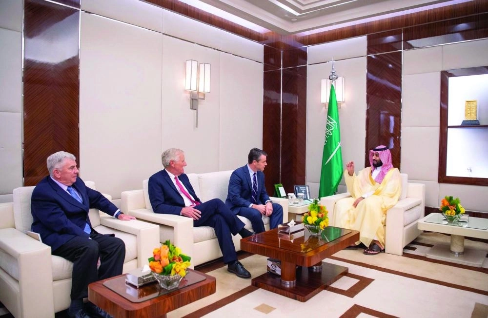 






الأمير محمد بن سلمان خلال لقائه تود يونج وأنجوس كينج في جدة                              (واس)