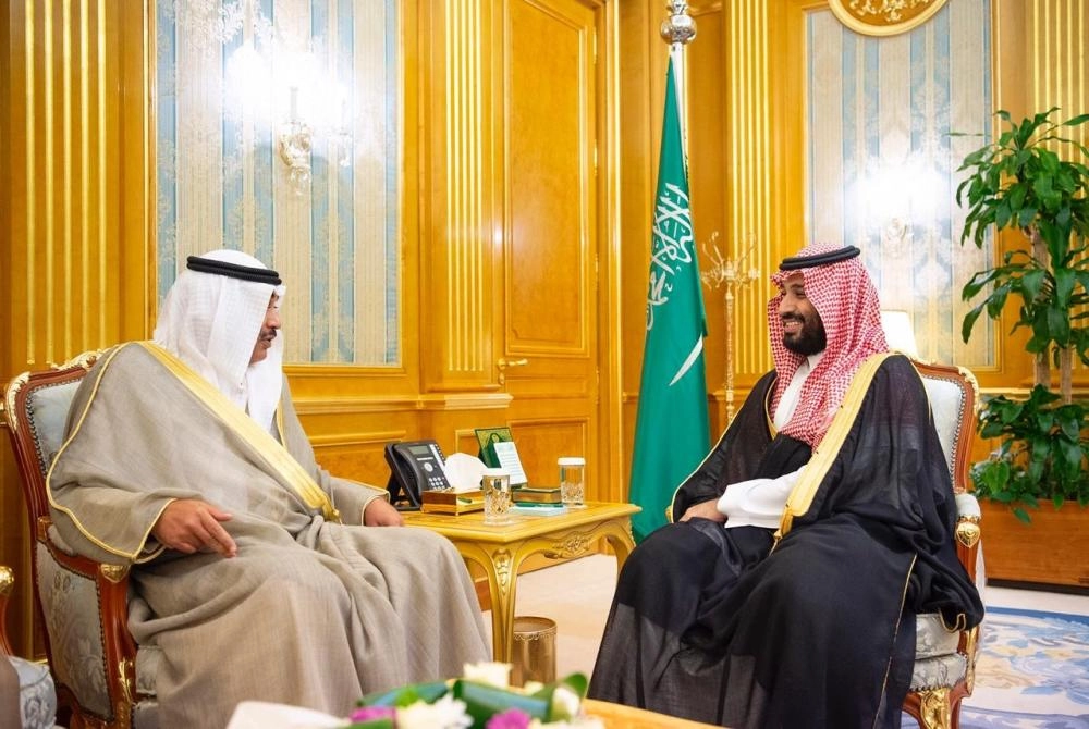 ولي العهد يلتقي نائب رئيس مجلس الوزراء وزير الخارجية بدولة الكويت