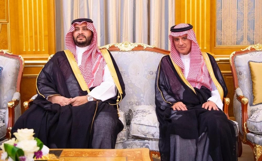 ولي العهد يلتقي نائب رئيس مجلس الوزراء وزير الخارجية بدولة الكويت