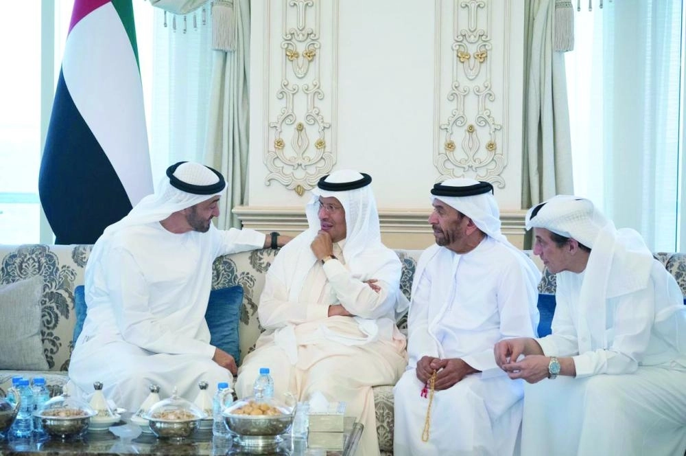 وزير الطاقة خلال لقائه ولي عهد أبوظبي