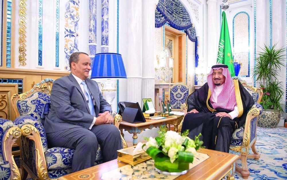 






خادم الحرمين خلال استقباله إسماعيل ولد الشيخ