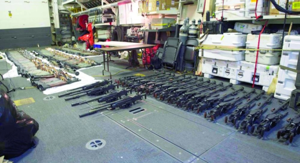 






شحنة أسلحة إيرانية صادرتها فرنسا             (مكة)