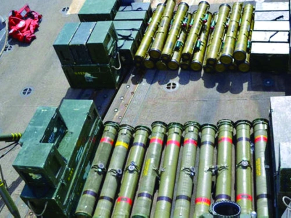 






أسلحة إيرانية ضبطت متجهة إلى اليمن                                             (مكة)