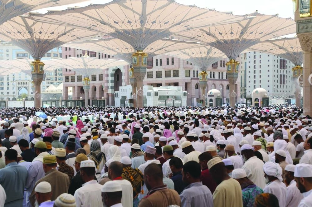 






من صلاة الجمعة بالمسجد النبوي            (مكة)