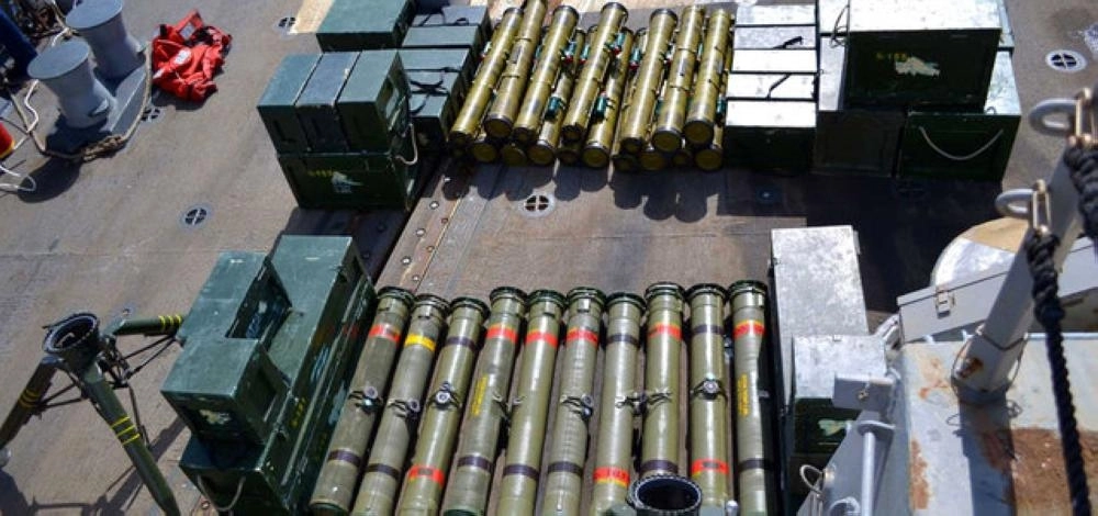 






أسلحة يجري تهريبها إلى إيران