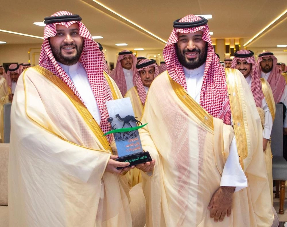 ولي العهد يرعى الحفل الختامي لمهرجان الهجن في نسخته الثانية