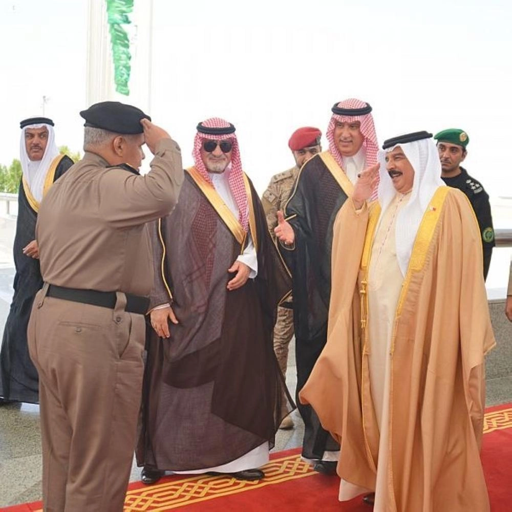 ملك البحرين يصل إلى جدة