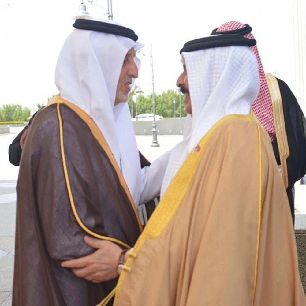 ملك البحرين يصل جدة