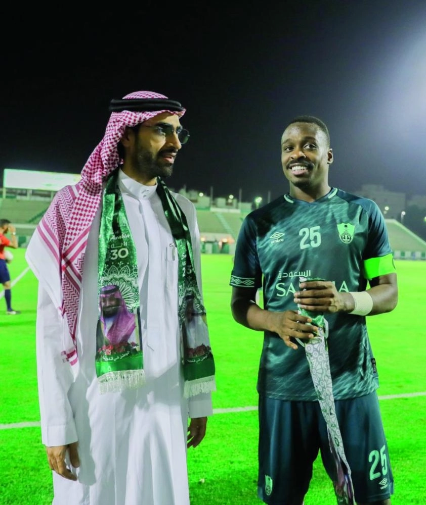 






أحمد الصائغ في تدريب فريقه أمس الأول                    (إعلامي الأهلي)