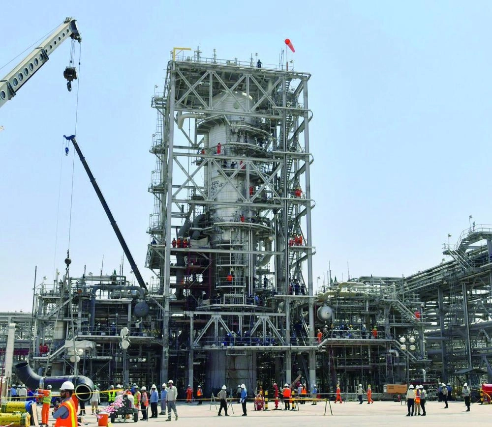 






من أعمال الصيانة بعد الاعتداء الإرهابي                                                             (وزارة الطاقة)