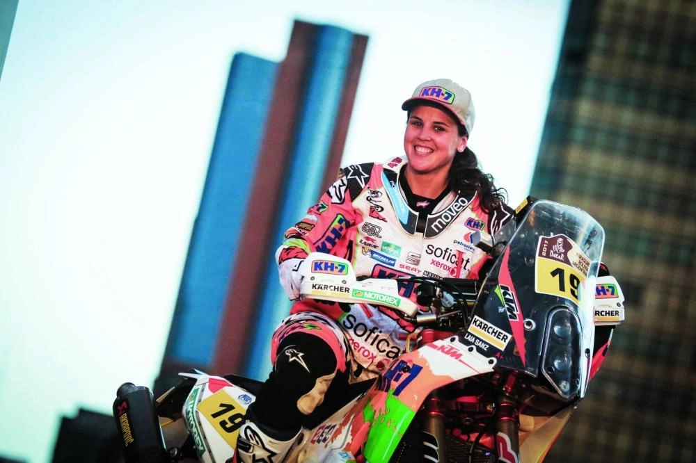 






ليا سانز تتقدم المشاركين في السباق                   (مكة)