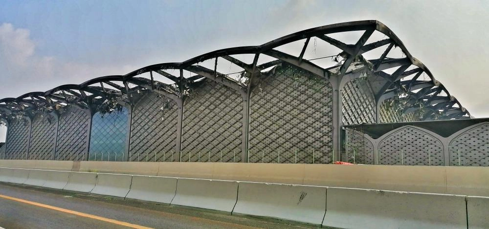 محطة قطار الحرمين في جدة بعد الحريق (أنس الحارثي) 