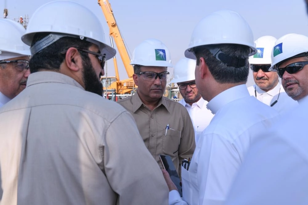 وفد رؤساء التحرير يستمع لشرح في موقع الحدث (مكة)