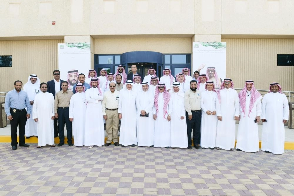 






جماعية للوفد الإعلامي السعودي مع مسؤولي أرامكو                                                                                            (مكة)