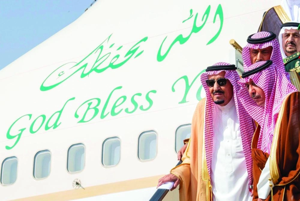 الملك سلمان لدى وصوله الرياض أمس (واس)    