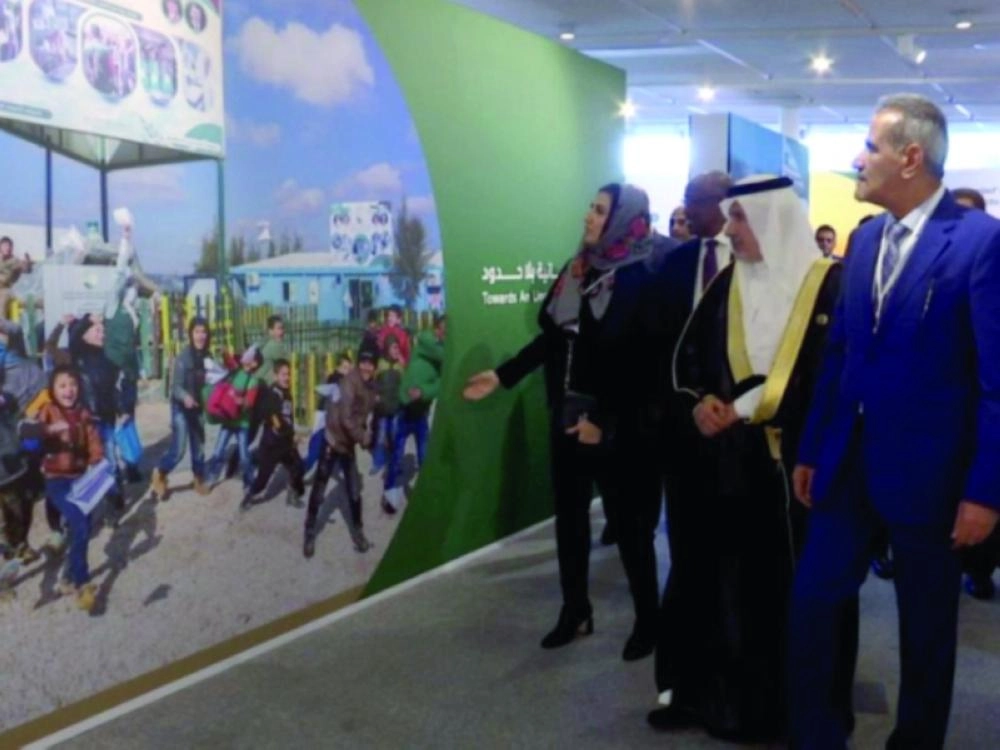 الربيعة يتجول في المعرض (واس)