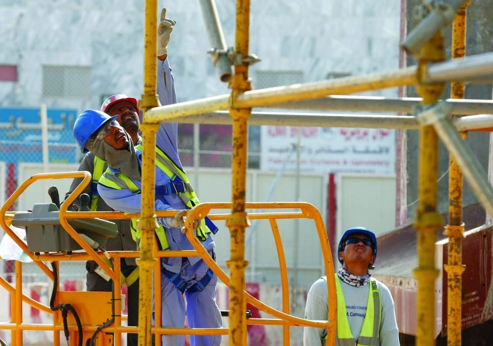 






عاملون في قطاع المقاولات                                                      (مكة)