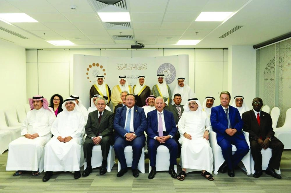 






خالد الفيصل لدى رعايته منتدى الجوائز العربية                                                       (مكة)