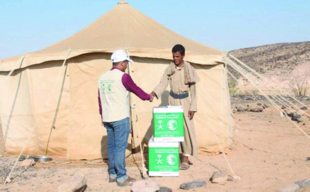 السلال الغذائية وصلت للمتضررين من السيول في أماكنهم (واس)
