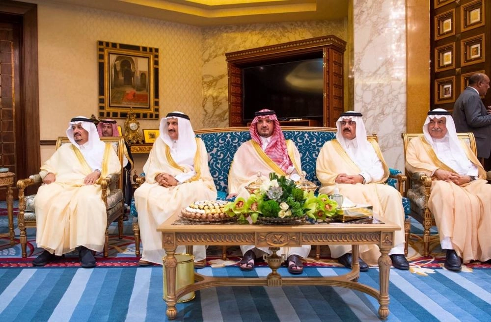 خادم الحرمين الشريفين يعقد جلسة مباحثات رسمية مع رئيس مجلس السيادة السوداني ورئيس مجلس الوزراء