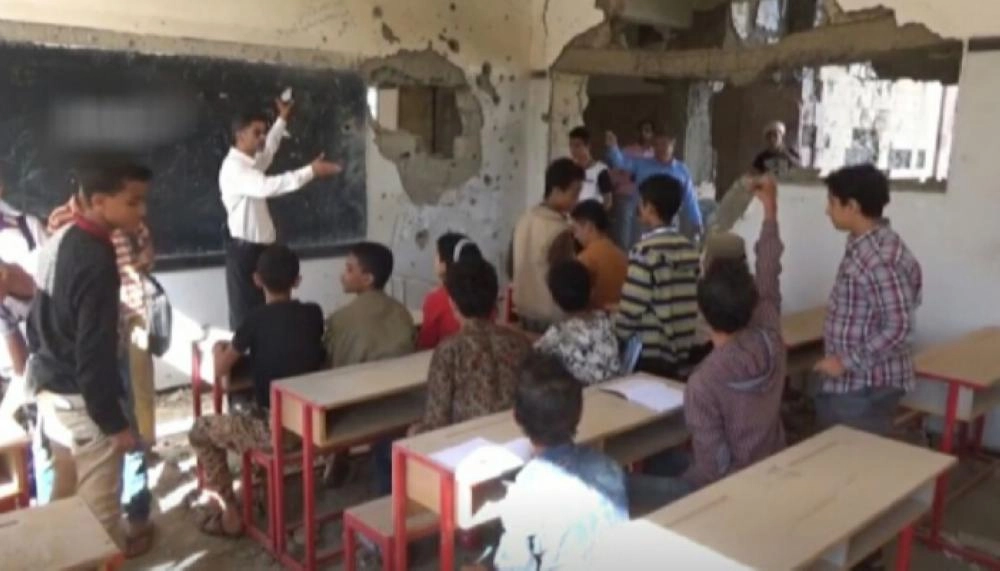 






المعلمون في اليمن يعيشون معاناة يومية                  (مكة)