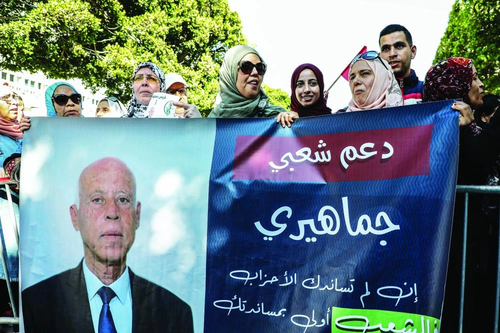 الشارع التونسي يستعد لانتخابات اليوم (د ب أ)