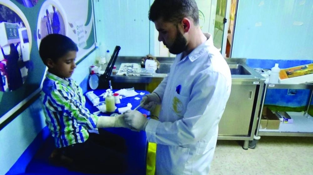 المرضى يراجعون أطباء المركز (واس)