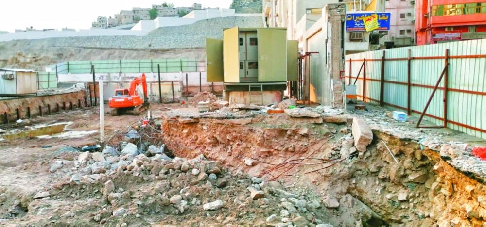 من الأعمال الإنشائية لمشروع المواقف الآلية الذكية بالجميزة (أنس الحارثي)