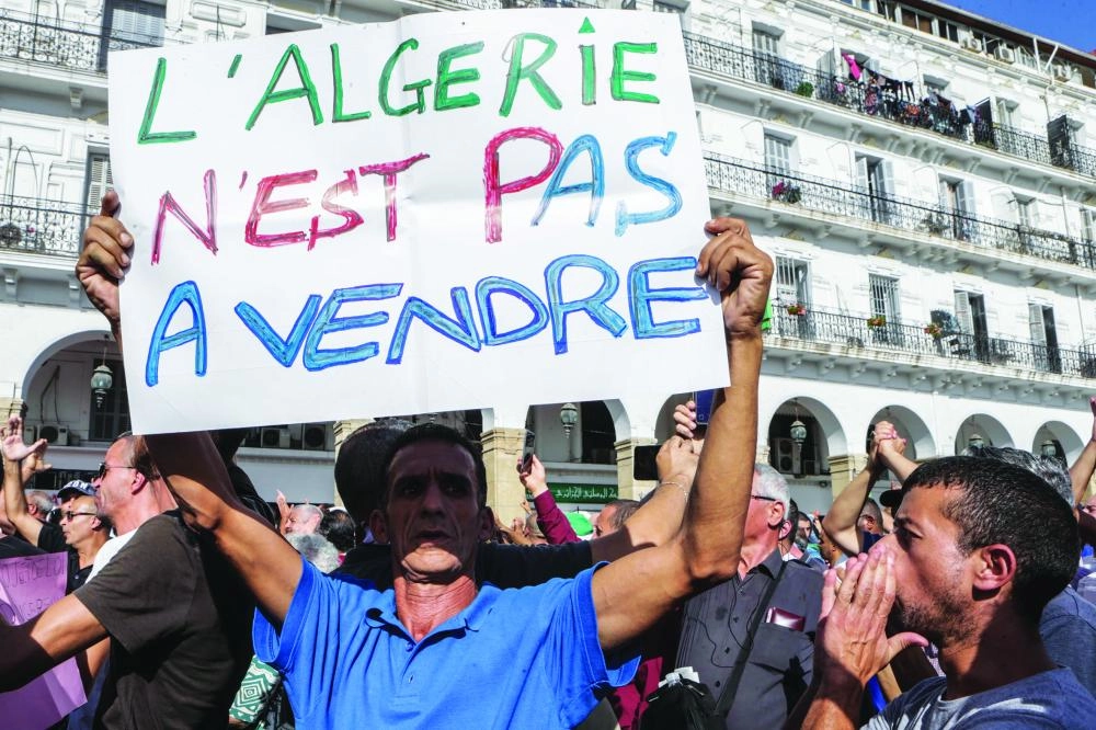 جانب من المظاهرات الجزائرية (د ب أ)