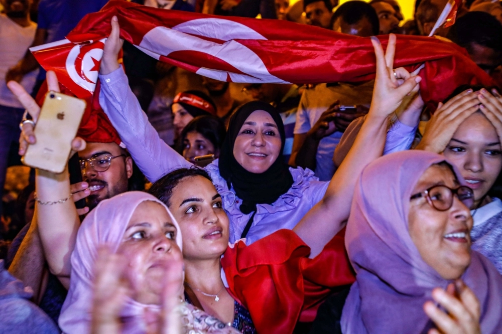 احتفالات في شوارع تونس (د ب أ)