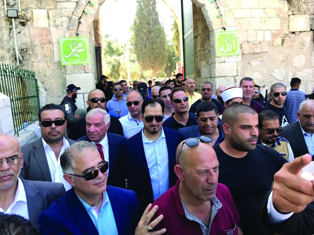 زيارة وفد الاتحاد السعودي لكرة القدم للمسجد الأقصى وأداء صلاة الظهر فيه                                             (الاتحاد السعودي)