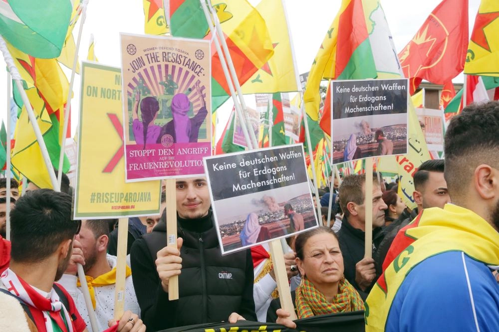 






المظاهرات تتواصل في أوروبا ضد الغزو التركي                                                                                          (د ب أ)