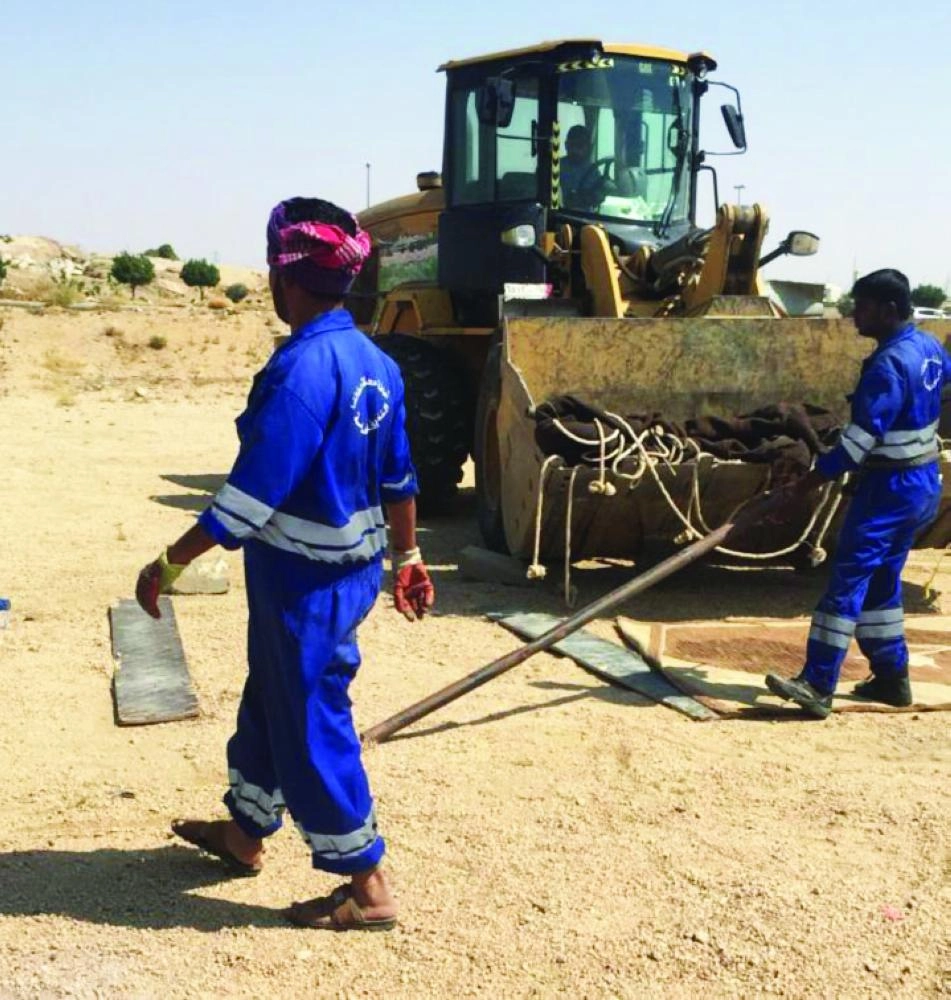 رفع المخلفات من الأراضي البيضاء   (مكة)