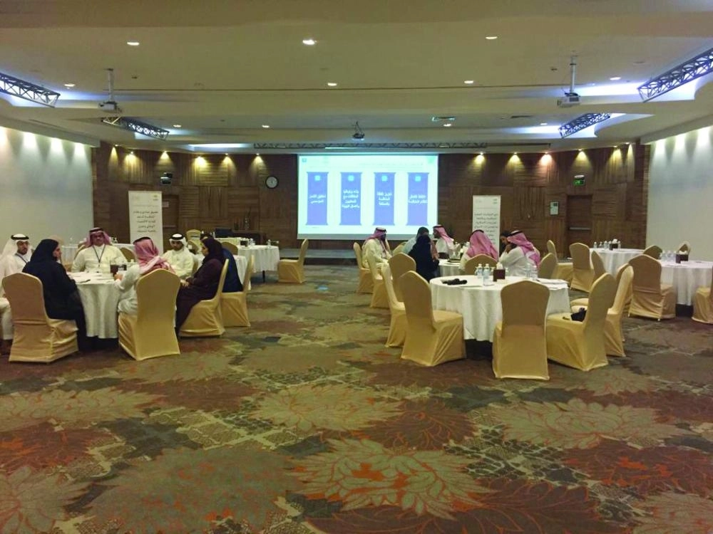 



من ورشة هيئة المنافسة أمس                                       (مكة)