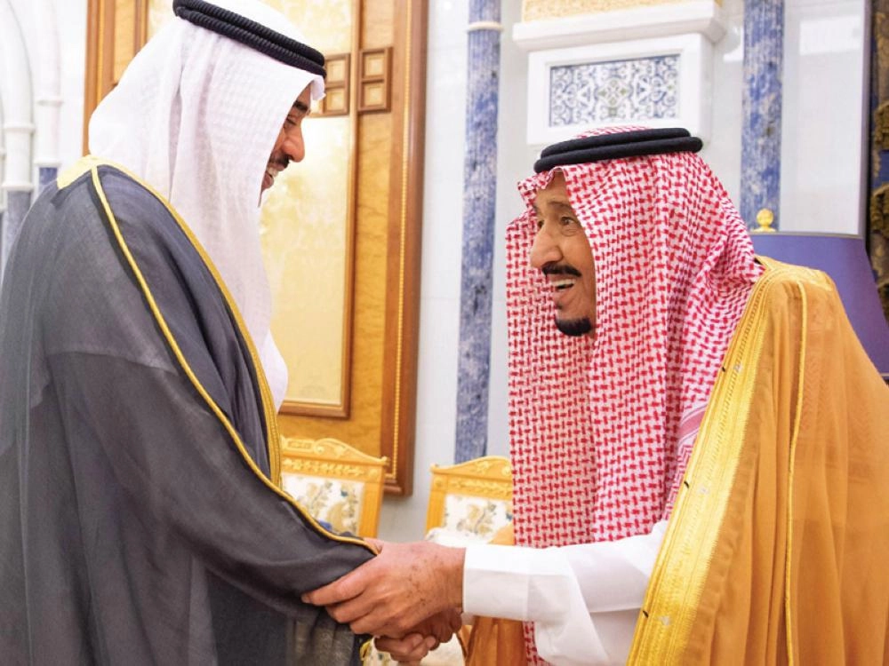 الملك سلمان مستقبلا صباح خالد الصباح (واس)