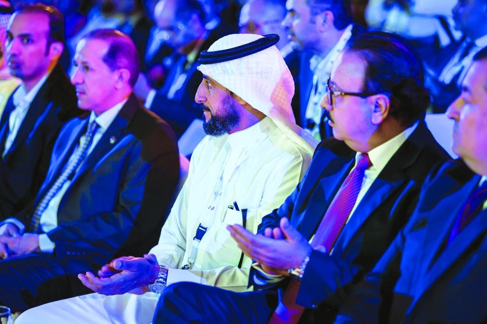 






مشاركون في الجلسة الثانية من المنتدى