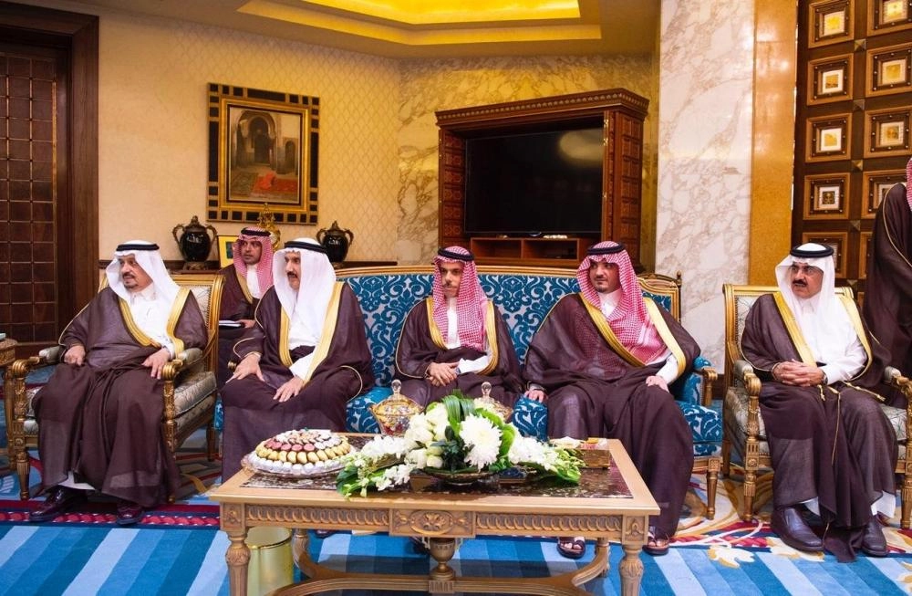 خادم الحرمين خلال جلسة المباحثات مع رئيس الاتحاد السويسري (واس)