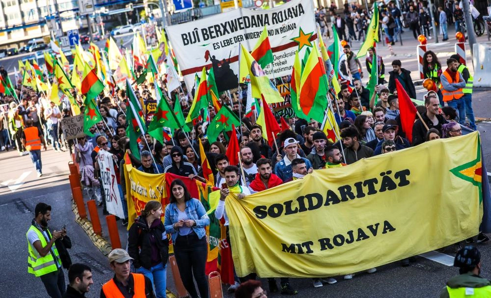 الشارع الأوروبي انتفض تعاطفا مع الأكراد                          (د ب أ)